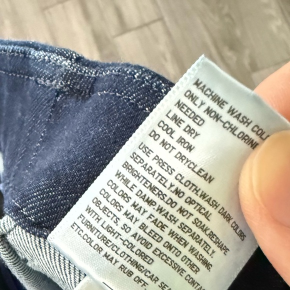 Uniqlo|Classic Midi Denim Skirt in dark wash,high waisted•XS & stretchy pull-on - Picture 13 of 15